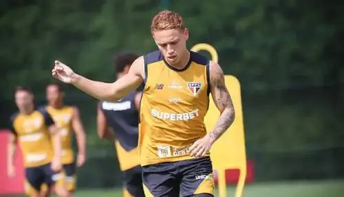 São Paulo define futuro de lateral direito e promove treinamento individualizado