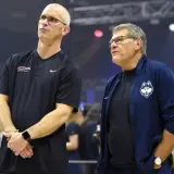 Turneele UConn sunt un impuls financiar pentru marele est