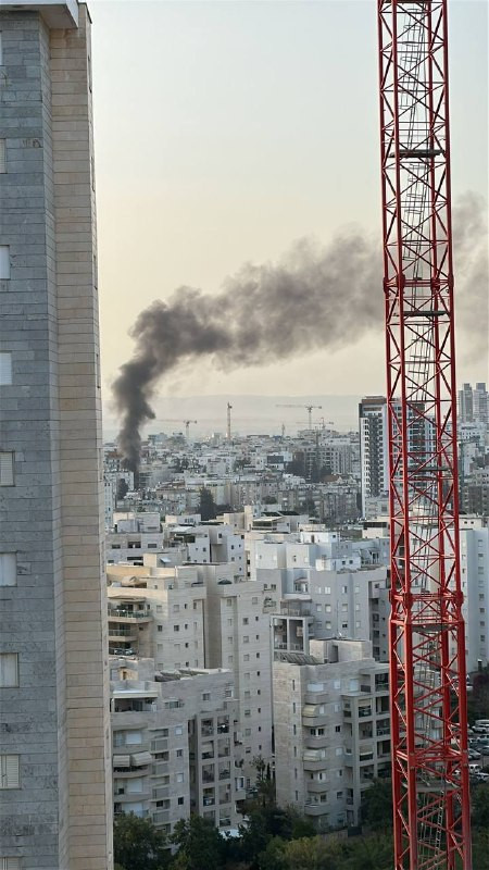 وسائل إعلام إسرائيلية: سقوط رؤوس متفجرة في مواقع بتل أبيب الكبرى عقب هجوم صاروخي إيراني.. صدى نيوز...