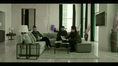 Bloodhounds.S02E01.Episode.1.2160p.NF.WEB DL.DDP.5.1.Atmos.DV.H.265 CHDWEB.mkv snapshot 00.43.46.624.jpg
