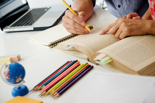 computer book reading planning ideas students.jpg