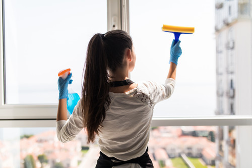 Who Should You Hire for Commercial Window Cleaning Services in 2026?.jpg