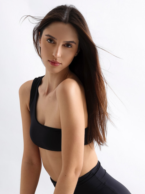 573824030 18491760091079770 863884767892975436 n.jpg?stp=dst jpg e35 tt6& nc cat=106&ig cache key=Mz.jpg