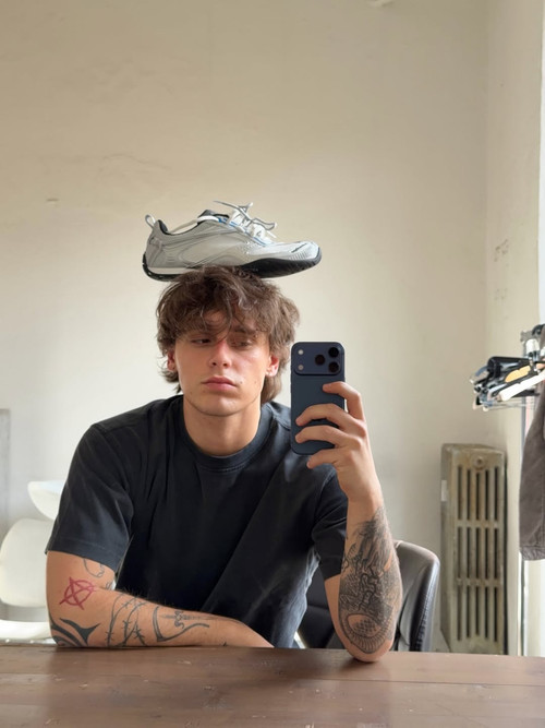 Never miss the signal.Balenciaga Radar.@balenciaga #radarsneaker adv.jpg
