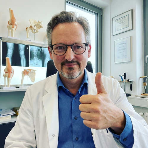 Doctor 01 ThumbsUp.png