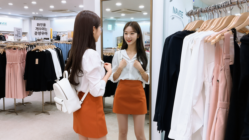 m17 boutique mirror 00001 .png