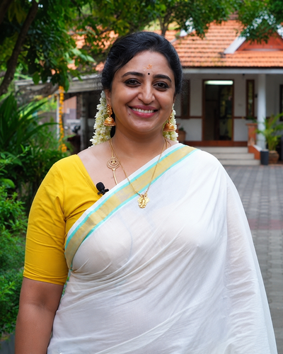 Tamil serial actress and cute actress hot saree (17).png