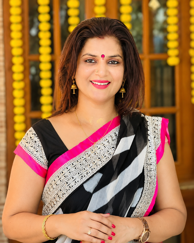 Tamil serial actress and cute actress hot saree (5).png