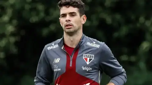 Oscar anuncia aposentadoria precoce após grave susto cardíaco no São Paulo