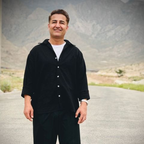 دانلود آهنگ میثم احمدی به نام ساعت غمگین(ساعتاغمگین شده.تیک تیکاسنگین شده)