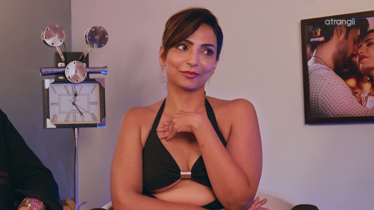 Atrangii Talks S01E01(Navina Gautam) 025 Lustest HD Baby