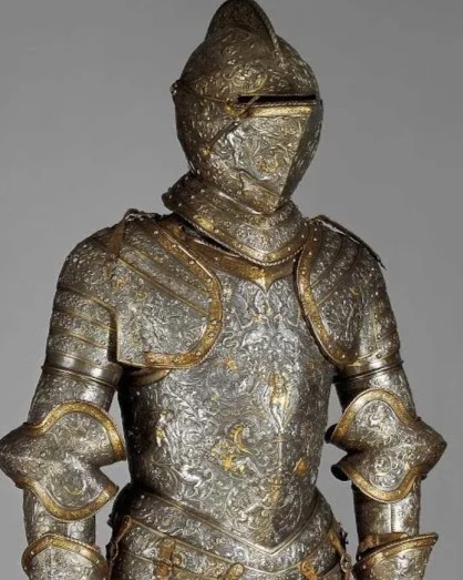 beautiful detail of the hercules armor of emperor v0 32fv3avrug7e1.jpg