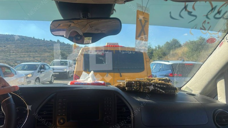 صورة| أزمة مرورية على بوابة عين سينيا شمال رام الله وحركة سير بطيئة جرّاء تشديد الاحتلال إجراءاته....