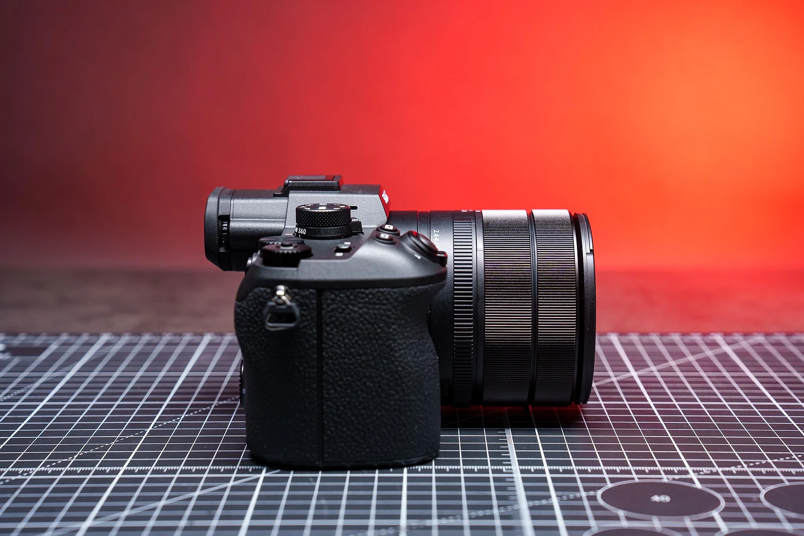 <em>It’s decently compact when the lens is collapsed into the body.</em>