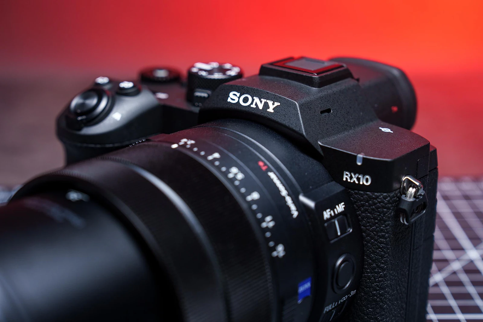 <em>No built-in flash.</em>
