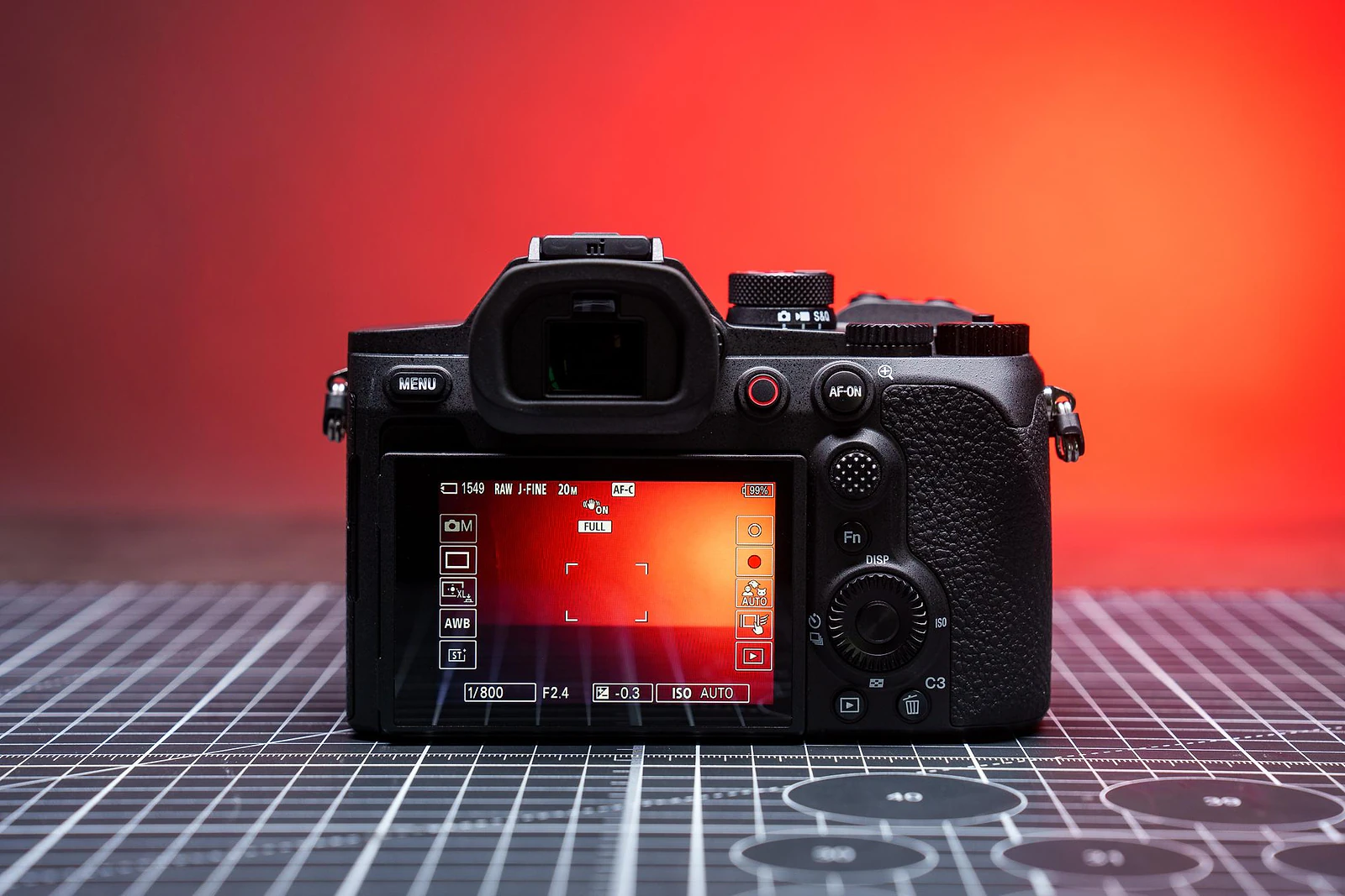 <em>The 3-inch rear touchscreen LCD has 1.62 million dots.</em>