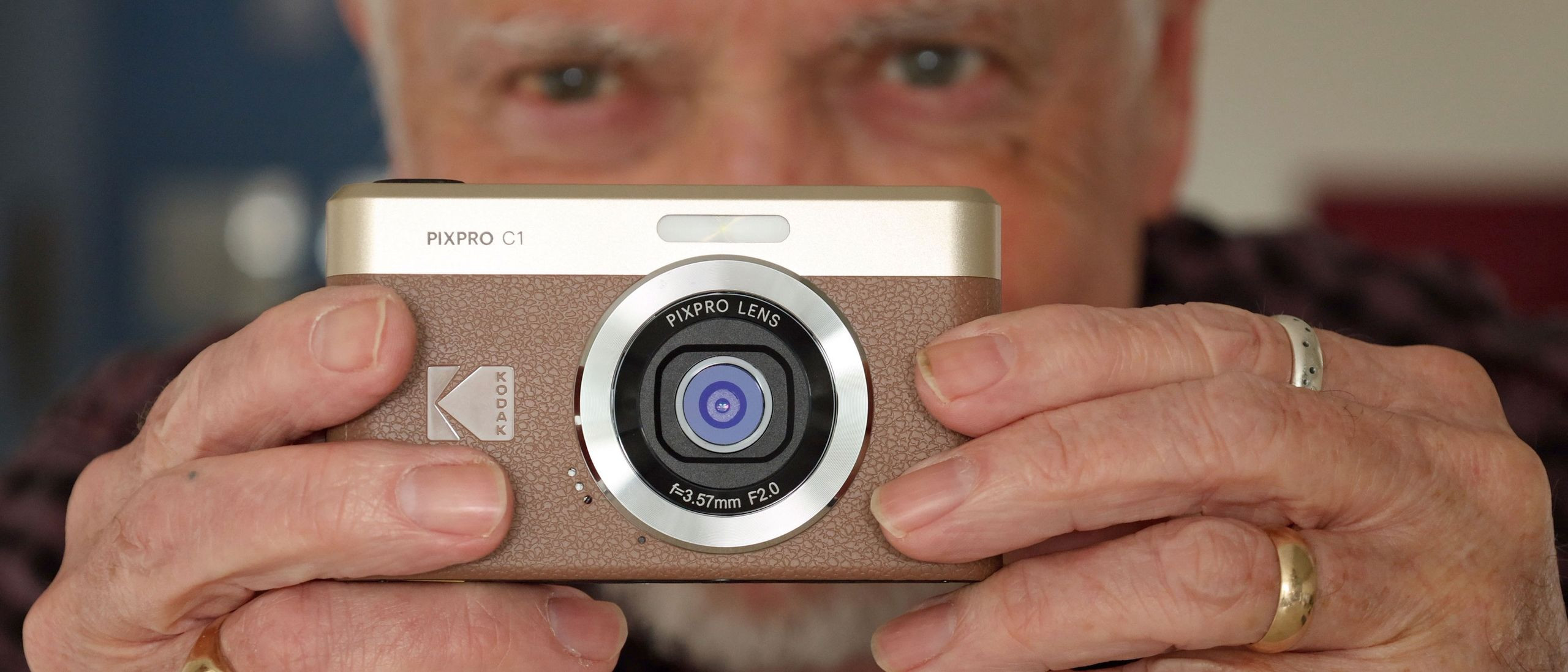 Kodak PixPro C1: Camera Giá Rẻ Liệu Có Đáng Đầu Tư?