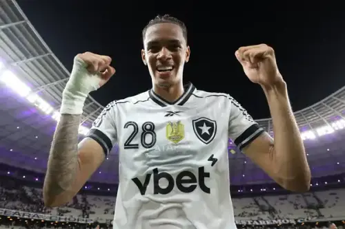 TEM UM PLANO! São Paulo elabora estratégia para avançar na negociação por jogador do Botafogo