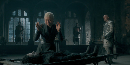House.of.the.Dragon.S03E02.Queen's.Landing.1080p.AMZN.WEB DL.CZ SK EN.DD+5.1.Atmos.H.264 NTb.mkv 202.jpg