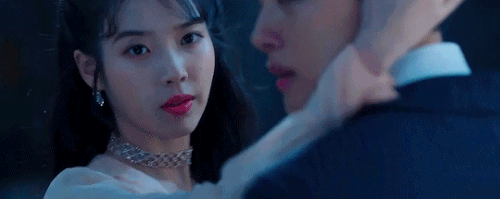 IU Yeo Jin Goo 22.gif