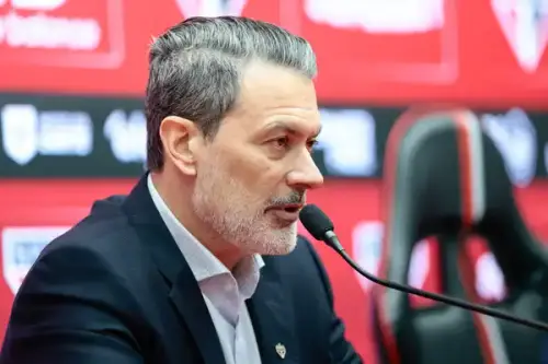 São Paulo enfrenta problemas financeiros e tem dificuldade para contratar