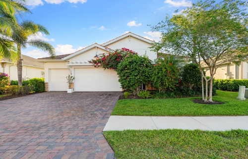 Top Realtors in Bonita Springs.png