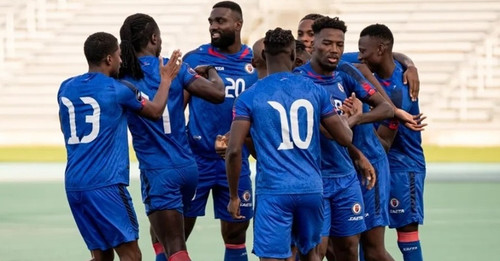 jogadores do haiti comemoram gol marcado durante jogo pelas eliminatorias para a copa 1763483417316 .jpg