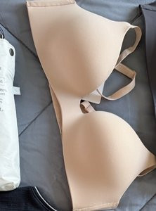 29 bra beige uniqlo.jpg