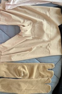 34 uniqlo leggings beige.jpg