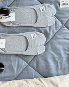32 tabi socks grey.jpg