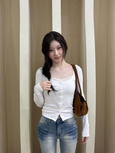 chaerrry0 78f420f6314c4784a8842b388ece01af.jpg