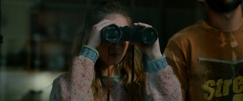 The.Voyeurs.2021.1080p.WEBRip.AAC5.1.x265.mkv snapshot 00.27.41.494.jpg