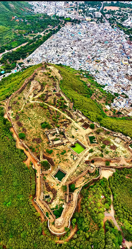 Tara Garh Fort Bundi.jpg