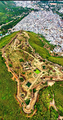 Tara Garh Fort Bundi.jpg