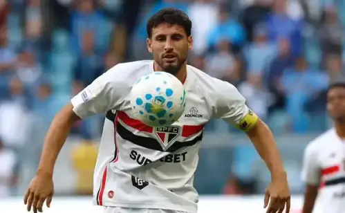 Calleri expõe erros defensivos e exige mudança urgente após derrota