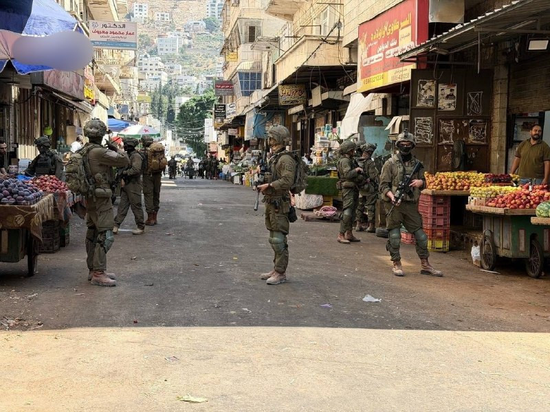 🟨صور| من إنتشار جنود الاحتلال في السوق الشرقي وسط نابلس...