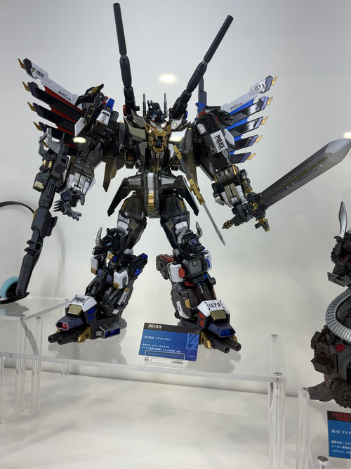 Adamas Machina Magna Regulus Color sample 06.jpg