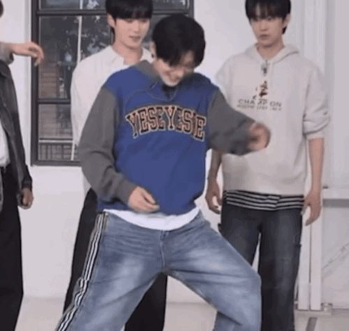 1761277921558.gif