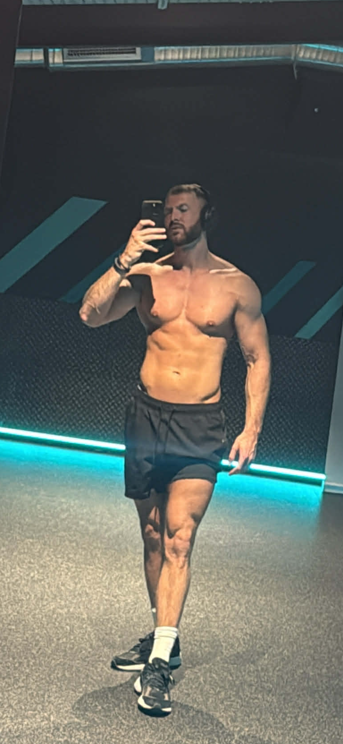 Aren looking jacked
