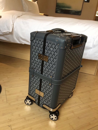 bourget pm rolling suitcase 1.jpg