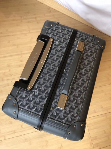 bourget pm rolling suitcase 2.jpg