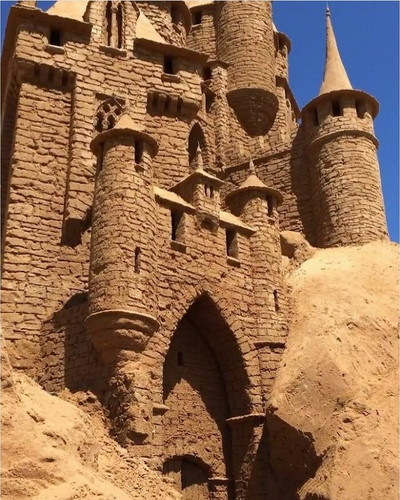 6762de5edd4b0 meet leonardo ugolini the sand sculptor who turns fantasy into reality 3.jpg