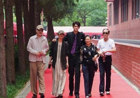 chen hande hero.jpg