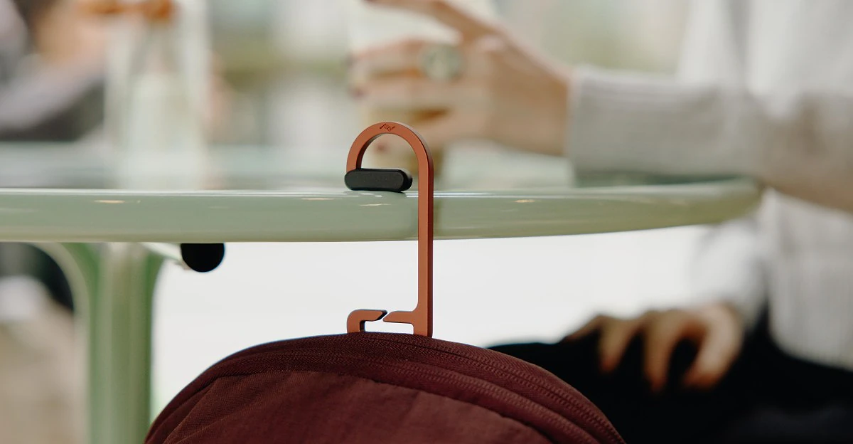 Balo Peak Design Mới: Móc Treo Thông Minh Tiện Lợi - Hình 1