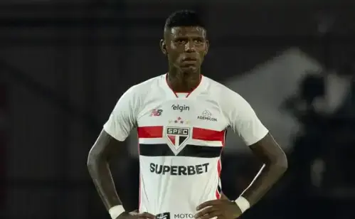 SEM CLIMA PRA FICAR? Desempenho de Arboleda em retorno ao São Paulo gera dúvidas na torcida