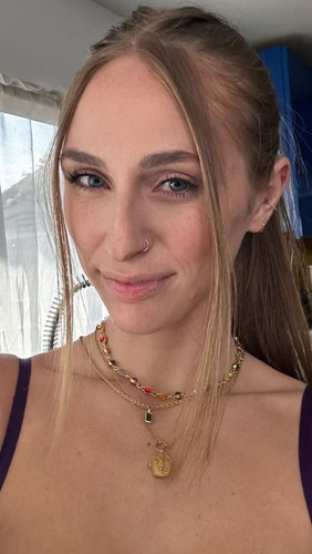 angelyoungsreal 2026 04 12T22 35 27.jpg