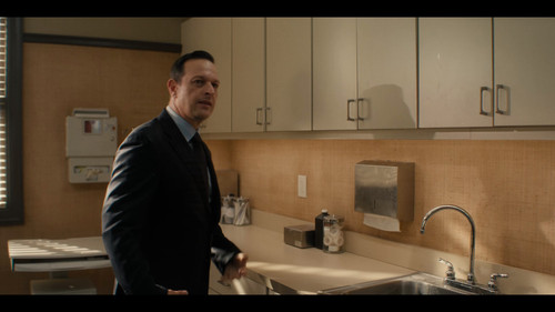 Best.Medicine.S01E01.2160p.NowPlayer.WEB DL.DD2.0.H.265 CHDWEB.mkv snapshot 13.24.000.jpg
