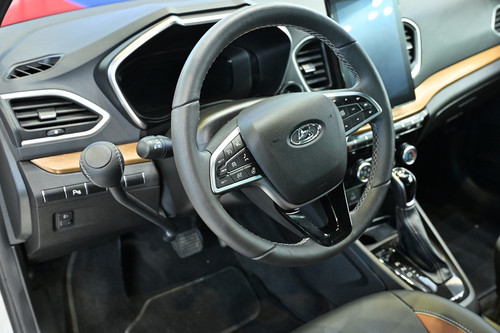 LADA Vesta ручное управление.jpg