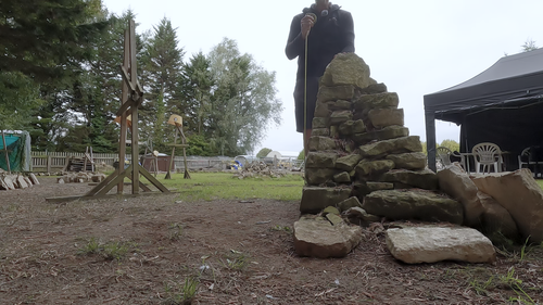 Tom.Scott.England.S01E20.two.nerds.try.to.build.a.wall.2160p.NBLA.WEB DL.AAC2.0.H.265 Kitsune.0:05:5.png