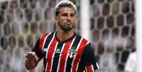 São Paulo PLAY Photoroom.png